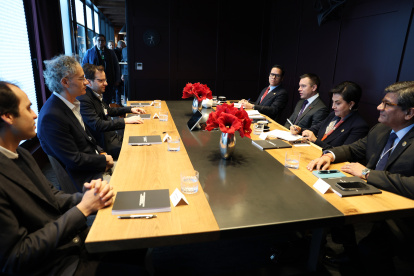 Daniel Noboa mantuvo una reunión en el marco del Foro Económico Mundial en Davos con Alex Karp, SEO de Palantir.