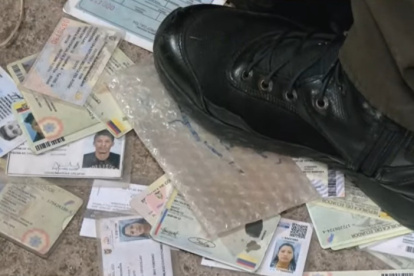 Hallazgo. En la vivienda utilizada para esconder objetos robados encontraron cientos de cédulas de identidad.