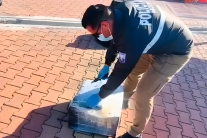 En el operativo la Policía Nacional decomisó 37 bultos con presuntas sustancias catalogadas sujetas a fiscalización.