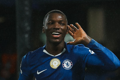 Caicedo brilló en Champions y Beccacece estuvo presente en Stamford Bridge.