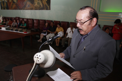 Jorge Astudillo era doctor en Literatura y Ciencias de la Educación y máster en Artes. Publicó cinco poemarios