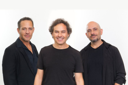 Los integrantes principales y fundadores de la banda ecuatoriana TercerMundo son los hermanos Felipe Jácome (guitarra y voz), Daniel Jácome (batería y voces) y Juan Manuel Jácome (teclados, guitarra y voces).