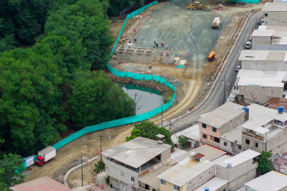 El proyecto, que registra un 40% de avance, se ejecuta entre las avenidas José
Rodríguez Bonín y Abdón Jaime Nebot Velasco