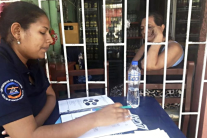 La Universidad de Guayaquil lidera un proyecto de vinculación que lleva el conocimiento académico a sectores vulnerables de la ciudad, fortaleciendo emprendimientos populares