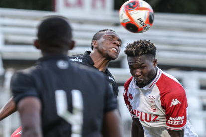 Jordy Caicedo fue titular en Huracán y marcó el tanto del empate.