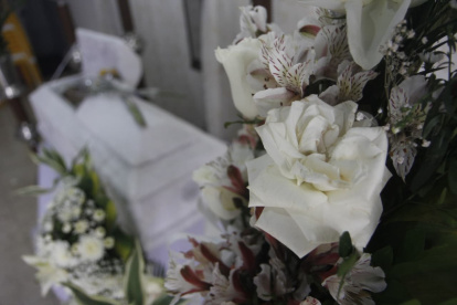 Los restos de Caleb Soto, víctima de inseguridad vial con apenas 4 años, fueron velados en casa de un vecino.