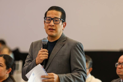 Andrés Campaña, concejal de Quito, ha denunciado casos relacionados al mantenimiento del metro y compra de camiones de Emaseo y troles, etc.