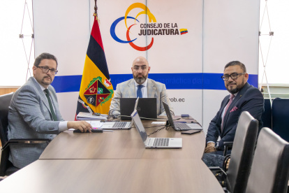 Derecha: Roger Tumalli Martínez fue director Nacional de Asesoría Jurídica desde el 4 de agosto de 2024.