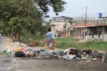En diversas zonas de Durán se evidencia acumulación de basura.