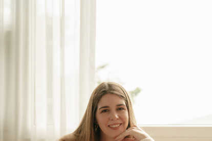 A sus 31 años, la guayaquileña que actualmente reside en Honduras es el rostro y la voz de Swaying Books.