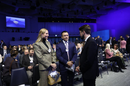 El viaje de Lavinia Valbonesi en el avión presidencial a Davos será investigado por la legisladora del correísmo, Mónica Palacios.