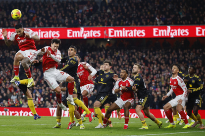 Arsenal se mantiene como líder de la Premier League 2025-26.