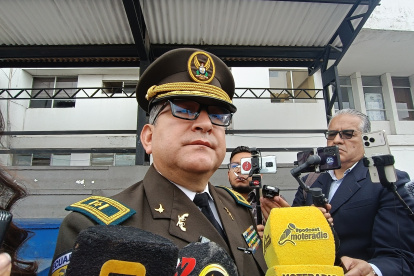 El coronel Ángel Esquivel fue presentado como el nuevo comandande de la Subzona Azuay de la Policía Nacional.