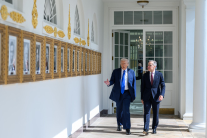 Canadá se niega a firmar con China tras amenazas arancelarias de Donald Trump.