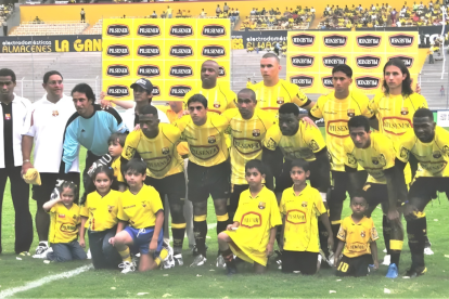 En 2006 se jugó la Tarde Amarilla entre Barcelona y la selección de Ecuador.
