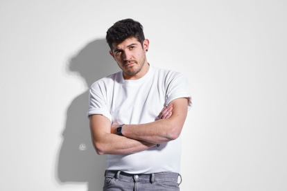 El actor de doblaje Alexis Ortega (1987-2025) participó en producciones tan diversas como Spider-Man: De regreso a casa (2017), CSI: En la escena del crimen y Buscando a Dory y Cars 3.