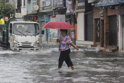Con las lluvias llegan también las inundaciones en diversos sectores de Guayaquil.