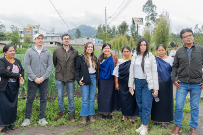 Mujeres indígenas de Cotacachi impulsan su formación con becas 2026 para fortalecer agroecología y saberes ancestrales.