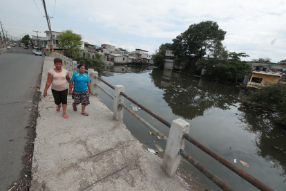 Pedido. Los guayaquileños llevan varios años pidiendo que los cuerpos hídricos de la ciudad estén limpios. Desde los ramales del estero hasta el río Daule.