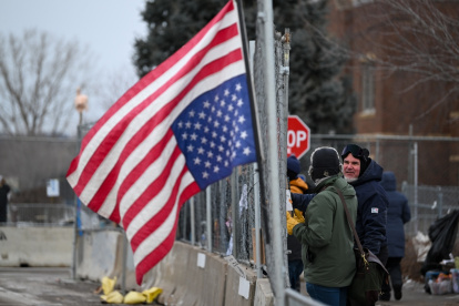 Un juez federal ha bloqueado este martes 27 de enero del 2026 la posible deportación del niño de 5 años y su padre.