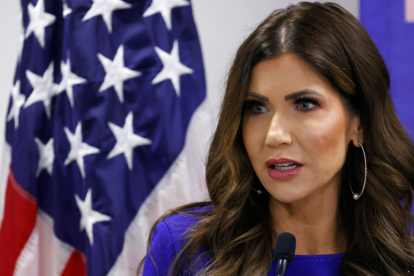 La secretaria de Seguridad Nacional de EE. UU. recibe el respaldo del presidente Donald Trump en medio de tensiones políticas.