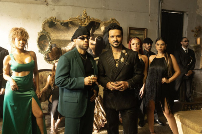 Luis Fonsi y Feid en su nuevo videoclip.