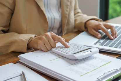 El SRI tiene disponibles cursos gratuitos y guías tributarias para los usuarios.