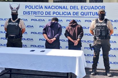Policía Nacional liberó a una persona secuestrada y capturó a dos sospechosos tras una persecución en el sur de Quito.