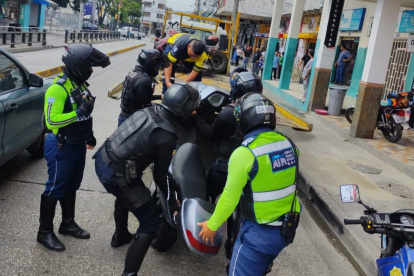 Agentes de control metropolitano fueron agredidos este miércoles 28.