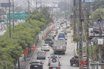 Los trabajos municipales ha aumentado el tráfico en Los Ceibos.
