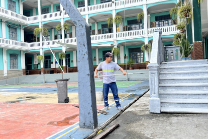 Adecuaciones. En la edificación se están realizando diversos trabajos de mantenimiento, para recibir a los nuevos estudiantes del plantel educativo el 4 de mayo.