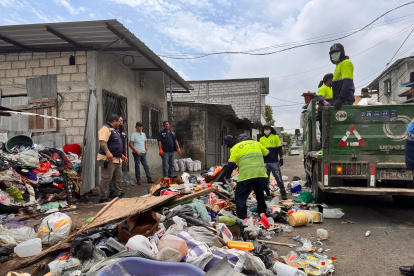 Retiran acumulación de basura