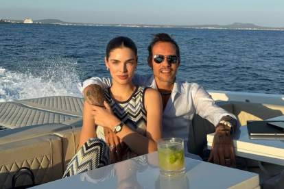 La modelo paraguaya Nadia Ferreira y el cantante Marc Anthony revelaron que esperan a su segundo hijo, coincidiendo con la celebración de su tercer aniversario.