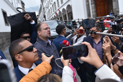 El ministro del Interior John Reimberg se pronunció sobre los controles en la frontera con Colombia.