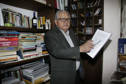 El representante del Frente por un Nuevo IESS, Henry Llanes.