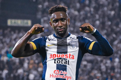 Eryc Castillo se ha mantenido entrenando con Alianza Lima, mientras se resuelve el caso.