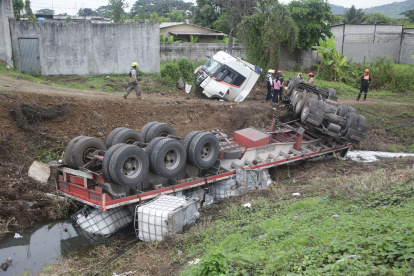 Entorno. El accidente de ayer generó preocupación e ira ante la falta de acciones preventivas.