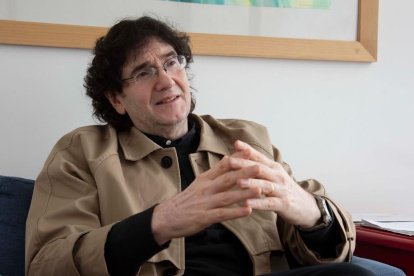 El argentino quiteño Rómulo Moya Peralta dirige la revista de Arquitectura Trama.