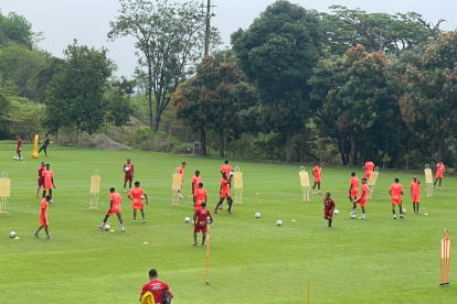 Entrenamiento de Barcelona al mando de César Farías.