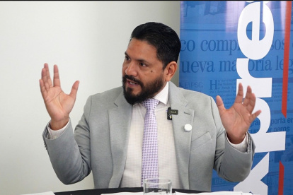 El actual asambleísta y exalcalde de Santa Elena Otto Vera responde a los cuestionamientos por la venta de terrenos.