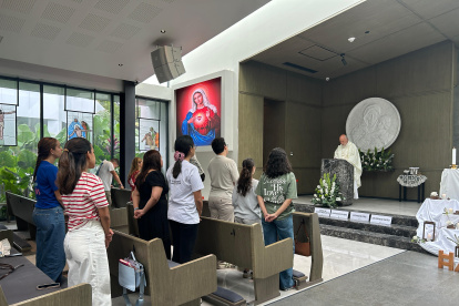 Misa celebrada en la capilla de la UEES.