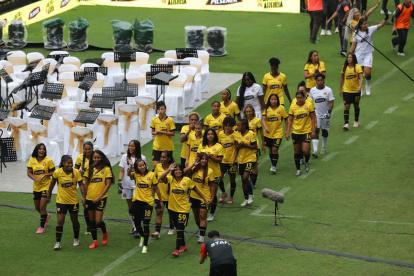 El equipo femenino de Barcelona SC fue uno de los reconocidos por la afición.