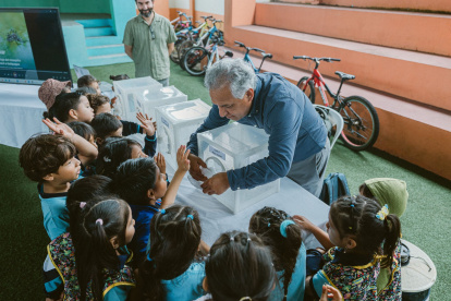 Instituciones académicas, técnicas y vecinos de Bellavista trabajan juntos para aplicar la Técnica del Insecto Estéril y reducir la presencia del Aedes aegypti sin químicos ni impactos ambientales.