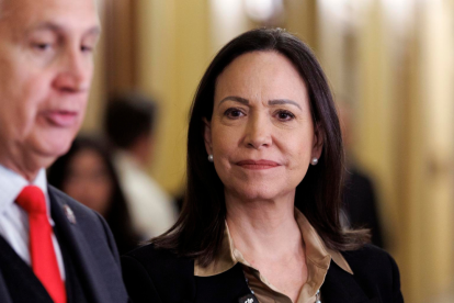 María Corina Machado (der.) junto al congresista Mario Díaz-Balart (izq.) tras una reunión en el Capitolio, Washington, el 20 de enero de 2026.