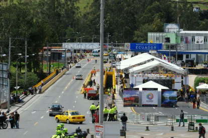 El impacto de la tasa del 30 % y la amenaza de paralización de servicios este martes.