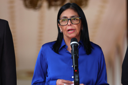 Delcy Rodríguez participa en un acto oficial en Caracas.