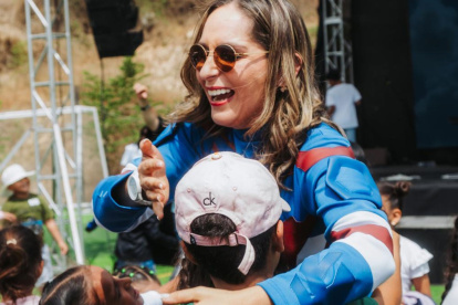 El impacto inicial del cáncer abre paso a una transformación personal que fortalece vínculos familiares, redefine prioridades y enseña a valorar cada etapa del proceso de sanación.