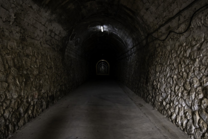 Imagen referencial de un túnel subterráneo. En Santo Domingo se descubrió una estructura clandestina usada para el robo de combustible.