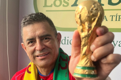 Juan Carlos Bustamante un loco del fútbol mundial. Ahora se va a Estados Unidos.