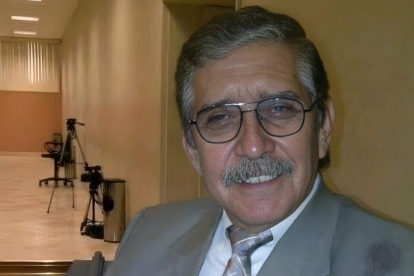 Kenneth Carrera, periodista ecuatoriano de amplia trayectoria, falleció a los 84 años dejando un legado en la comunicación nacional